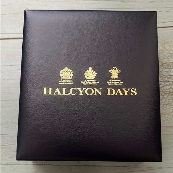 Halcyon Days I Work Hard So My Dogs Enamel Box - Picture 4 of 15